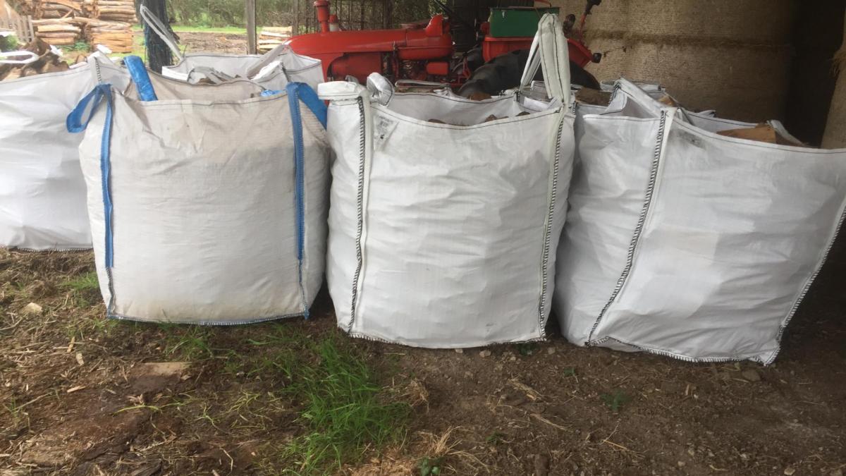 Stock de chutes de bois de chauffage
